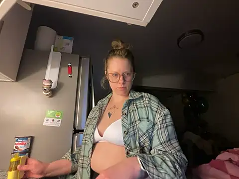 sweet sensual online show from April 21, 5:47 am