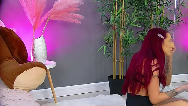 CrystalRedd online show from May 21, 5:49 am