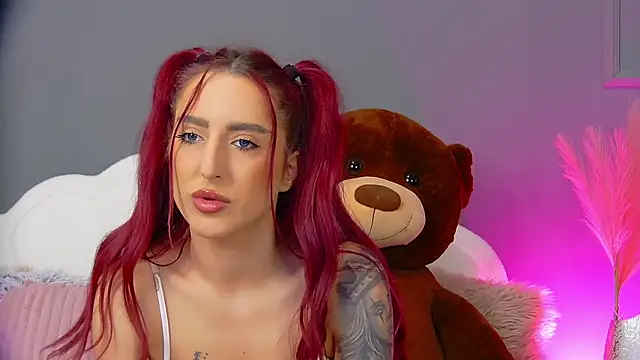 CrystalRedd online show from April 4, 4:55 am