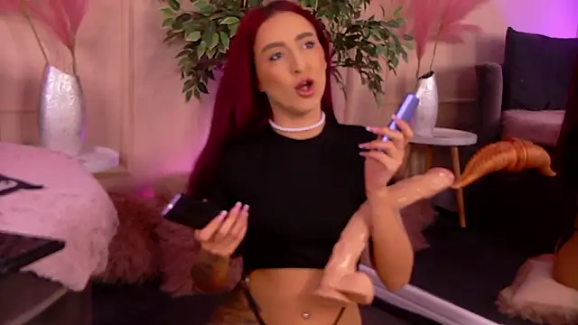 CrystalRedd online show from February 3, 6:22 am