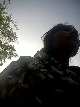 Hotty raghni online show from February 24, 2:44 am