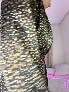 Alyxra online show from February 8, 9:35 am