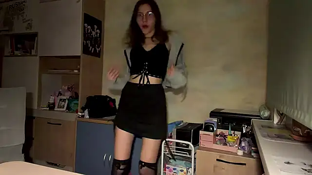 Miaaa Moon online show from April 18, 5:26 pm