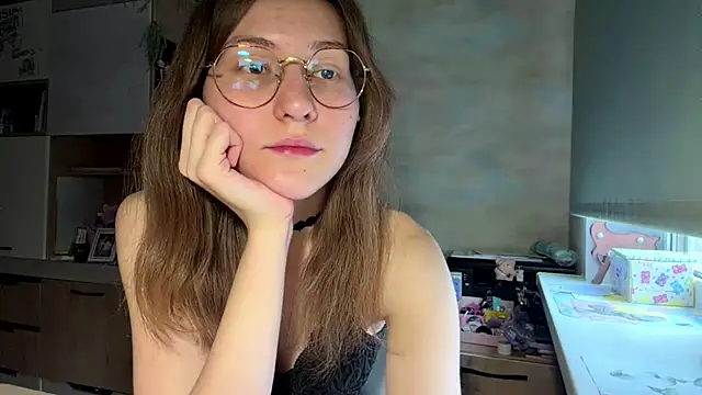 Miaaa Moon online show from April 13, 2:18 pm