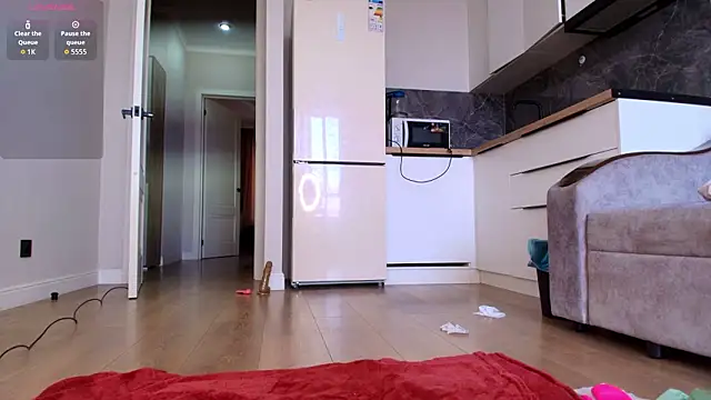 jjasleen0 online show from February 4, 6:49 am