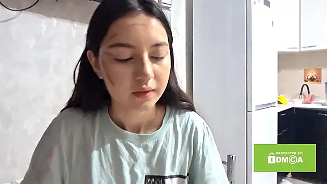 ZyntraLoom online show from February 25, 12:15 pm