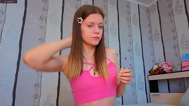 SueFerreyra online show from March 29, 8:02 am