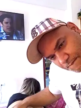 wessAndSandri online show from March 26, 8:10 pm