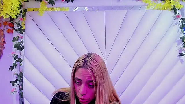 Dakota Angell  online show from February 10, 2:58 am