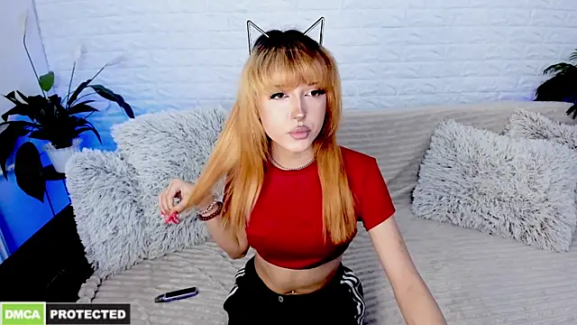   Amiraa online show from April 5, 11:09 am