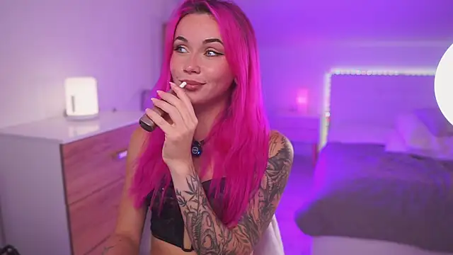 Snapshot of Sarah_Pink chatting on September 13, 5:32 pm Sarah Pink online show from September 13, 5:32 pm