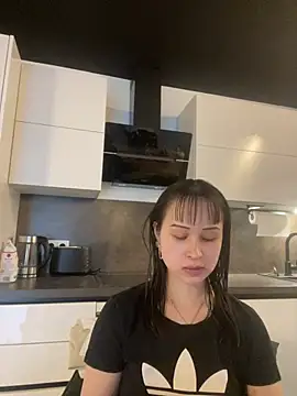 Just-Lilly online show from May 18, 5:52 pm