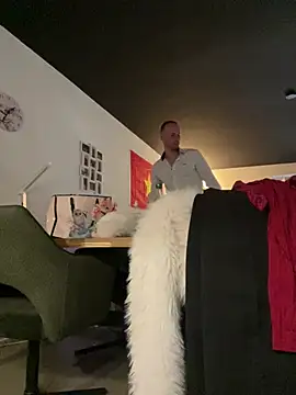 Just-Lilly online show from March 8, 12:31 pm