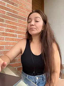 Emmablue10 online show from February 20, 10:32 pm