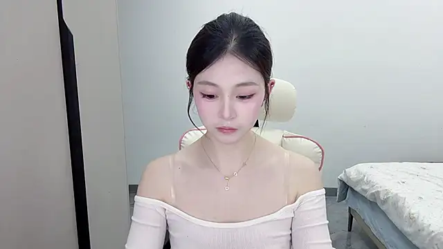 DYyyyyy-- online show from February 1, 12:04 pm