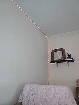 LilaRvsh online show from February 18, 5:45 pm