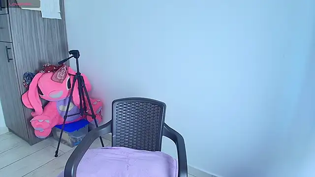 alys love online show from April 15, 2:50 pm