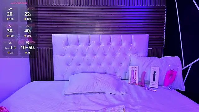 shaden  online show from April 13, 9:04 pm