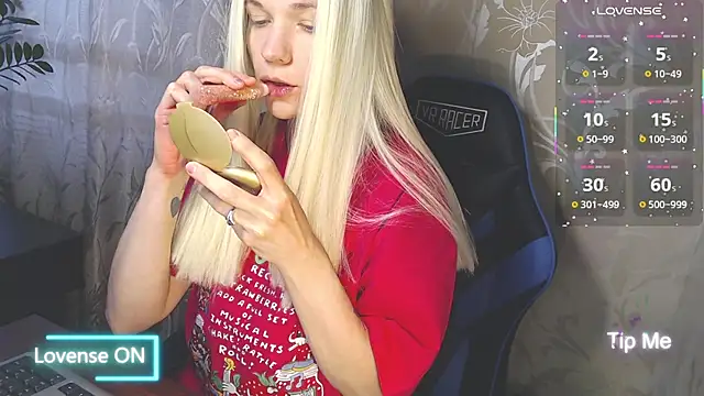 Shiny Victoria online show from April 15, 10:27 am