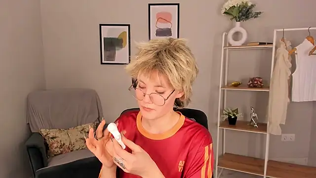 Stefani Rouds online show from February 11, 12:17 pm