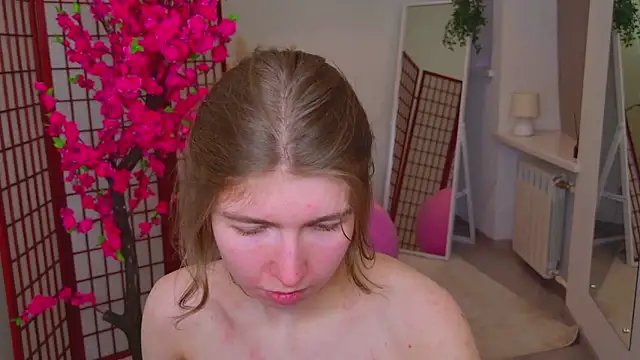 Bubble Chloe online show from March 18, 3:50 pm