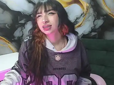  weird sativa online show from March 5, 1:45 am