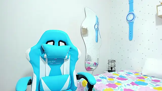 AnnieBlakke online show from February 4, 6:33 pm