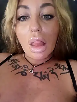 MiaMooly online show from November 27, 6:44 pm