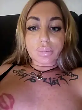 MiaMooly online show from November 22, 5:59 pm