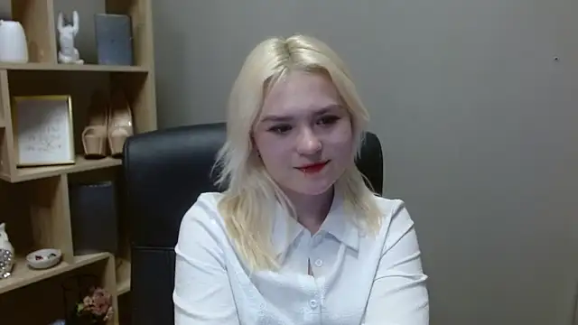 SweetLilyxo online show from February 18, 3:11 pm