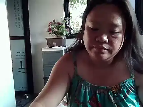 yummychubby29 online show from April 19, 10:23 pm