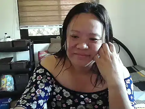 yummychubby29 online show from February 19, 4:12 am