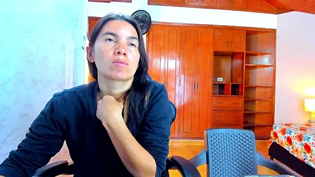 Emily and Soffy online show from April 4, 12:37 pm