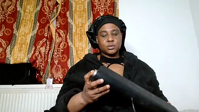 CurvySashia online show from March 2, 12:10 am