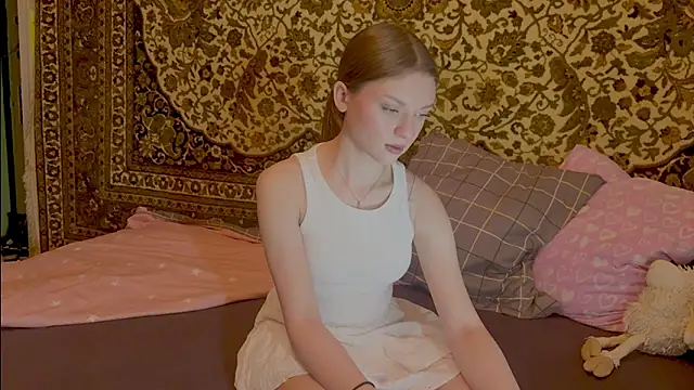 MonaFlame online show from February 19, 2:49 pm