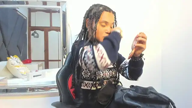 Maggyx online show from February 24, 1:43 pm