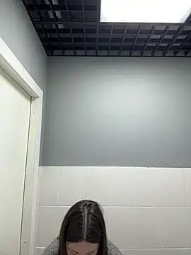 chilhorny online show from February 15, 7:51 am