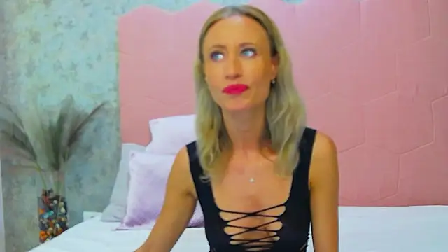 DeliaMArlow online show from July 13, 8:26 am