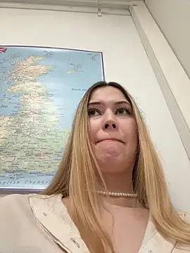 blonde exe online show from April 10, 4:46 pm