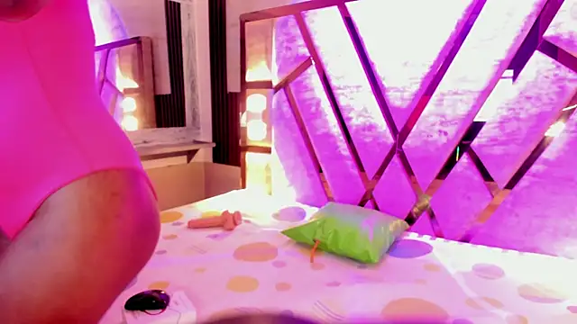 salem rosee online show from April 10, 7:14 am