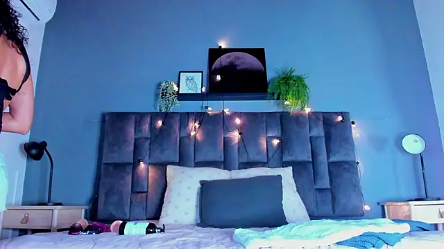 FernandaBrown   online show from March 7, 8:05 pm