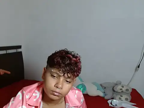 scarletfox  3 online show from February 7, 7:45 am