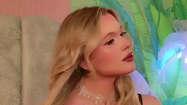Beckie White online show from June 3, 8:47 pm