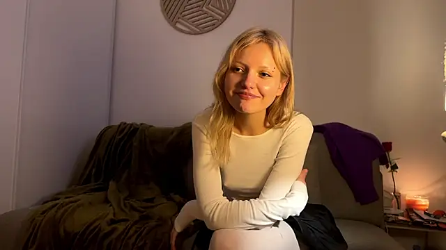 NaomiRosy online show from February 19, 12:43 am