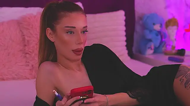 EllinaNuria online show from April 15, 4:24 am