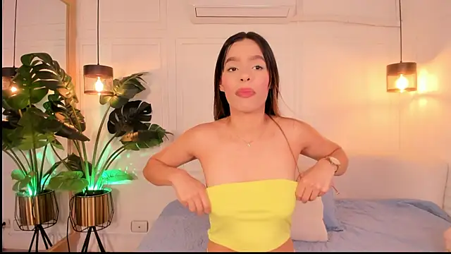 Nicole Whittee online show from February 23, 7:57 pm