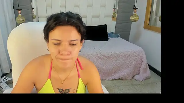 Thaliaa Lopez online show from March 27, 6:15 am