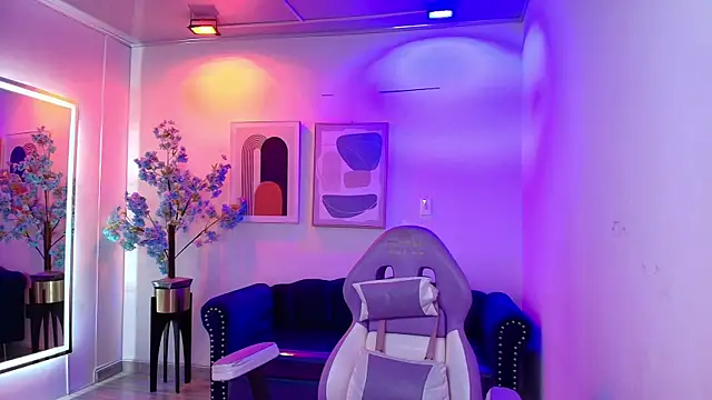 Alanna  scott online show from April 11, 3:56 am