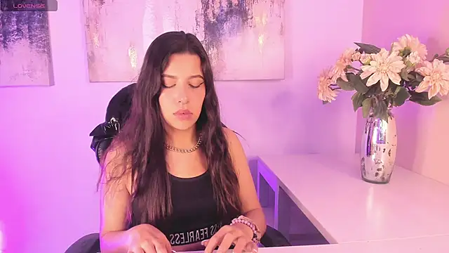 novaa velvet online show from February 9, 7:05 pm