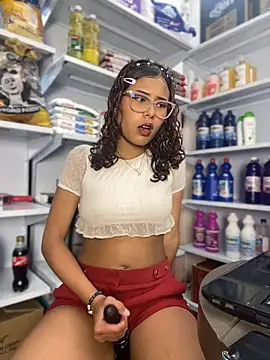 Rylia online show from March 4, 2:12 pm